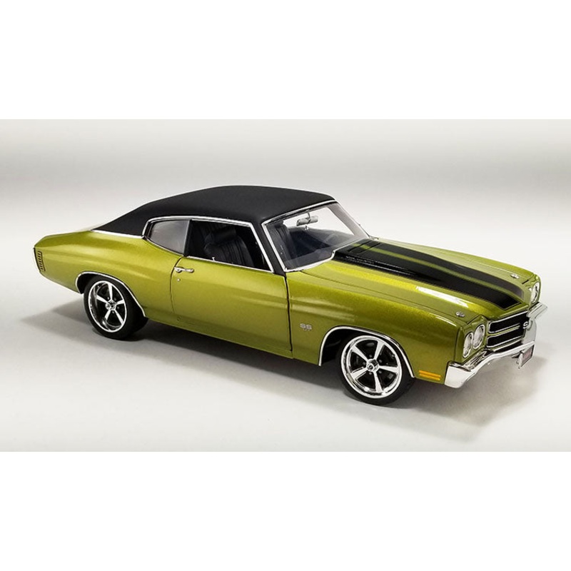 1/18 1970 Chevrolet Chevelle SS Restomod Citrus Green & Black Vinyl Top