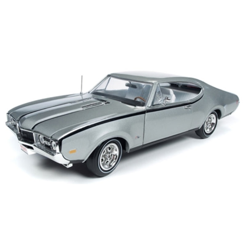 1/18 1968 Oldsmobile Cutlass Hurst/Olds "Class of 68" 50th Anniversary