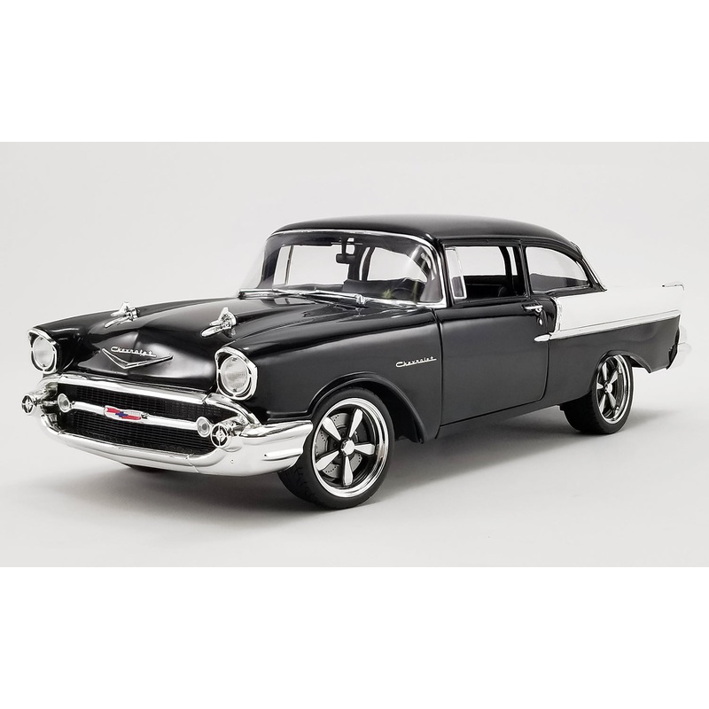 1/18 1957 Chevrolet 150 Restomod Hourglass