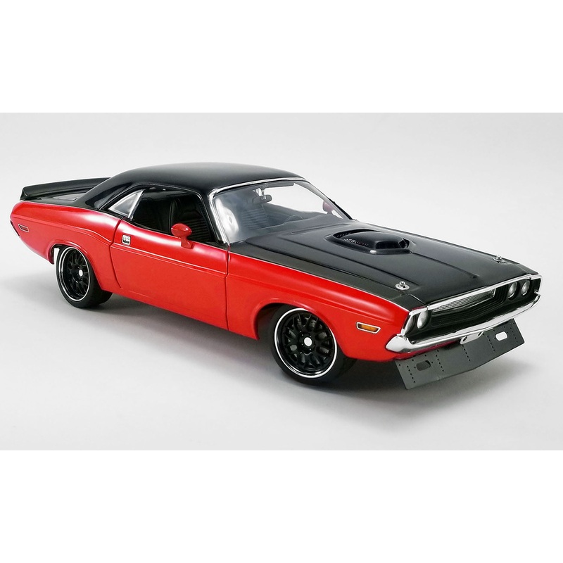 1/18 1970 Dodge Challenger R/T Street Fighter