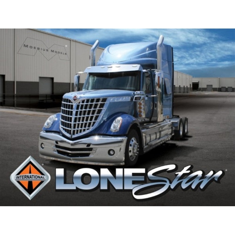 1/25 International Lone Star Tractor
