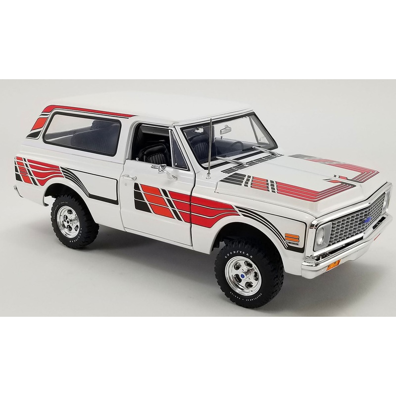 1/18 1972 Chevrolet K5 Blazer- Feathers Edition