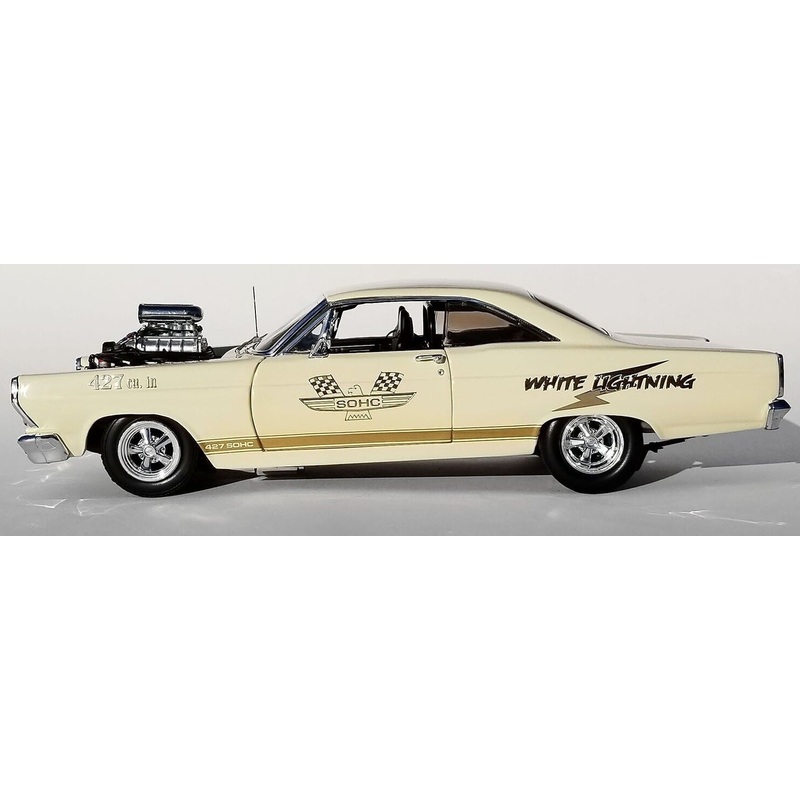 1/18 1967 Ford Fairlane 427 SOHC White Lightning