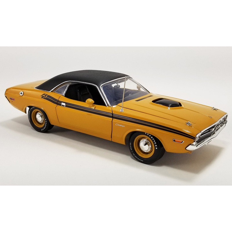 1/18 1971 Dodge Challenger R/T Hemi Butterscotch Vinyl Top