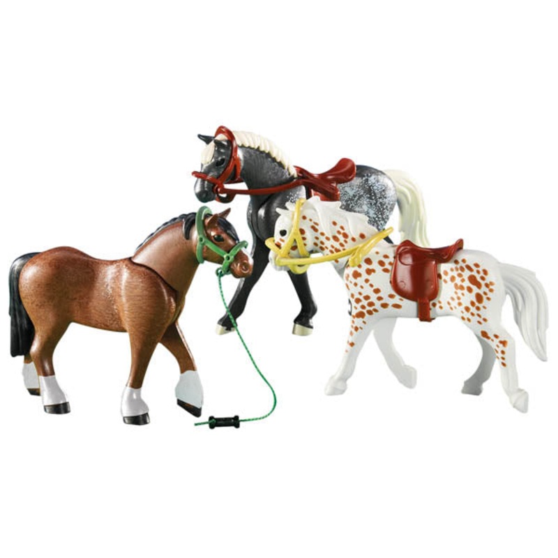 3 Racing Horses